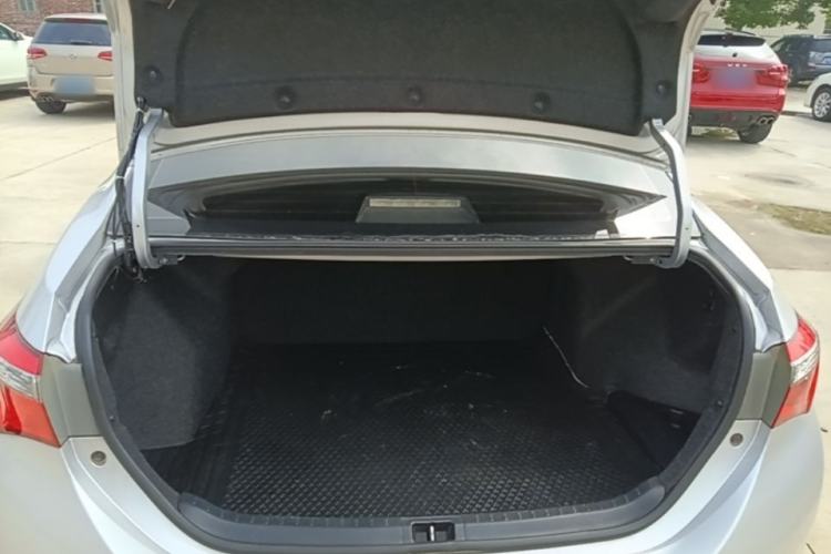 Used Toyota Corolla 2017 Revised Version 1.6L S-CVT GL Trunk