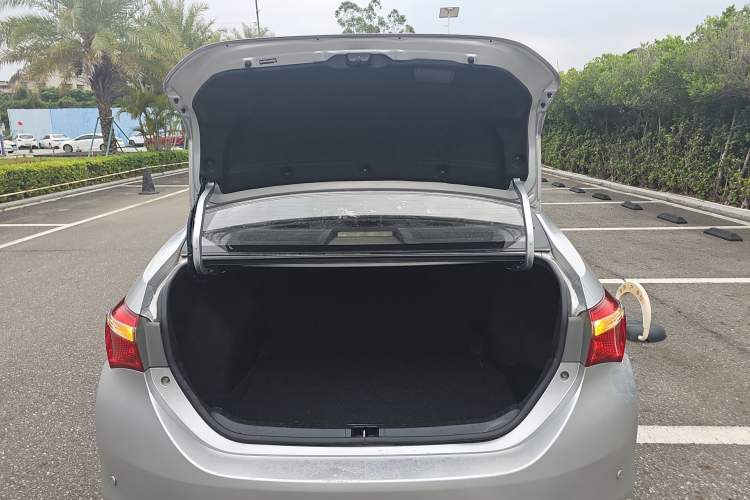 Used Toyota Corolla 2017 Revised Version 1.2T S-CVT GL Trunk