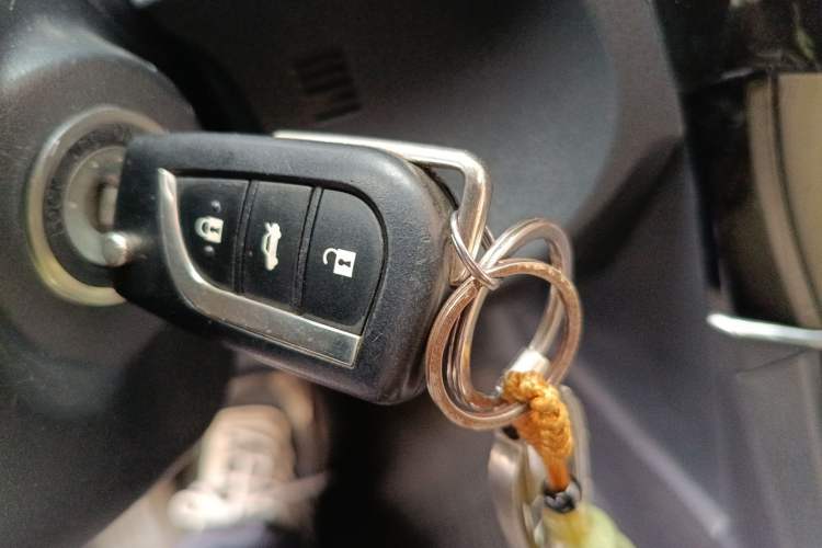 Used Toyota Corolla 2017 Revised Version 1.6L S-CVT GL Vehicle Key