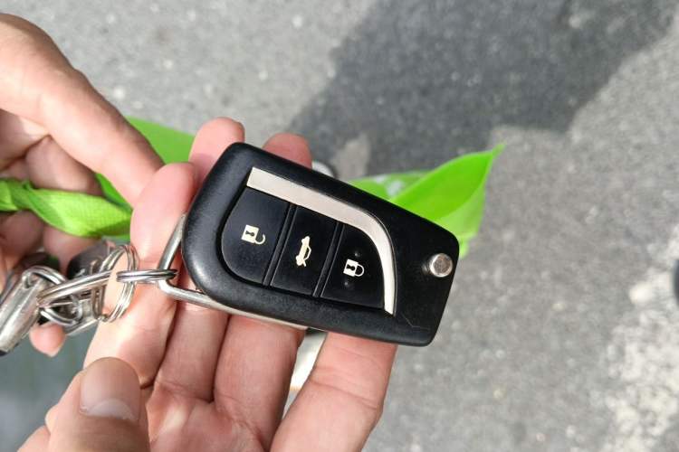 Used Toyota Corolla 2017 Revised Version 1.2T S-CVT GL-i Vehicle Key