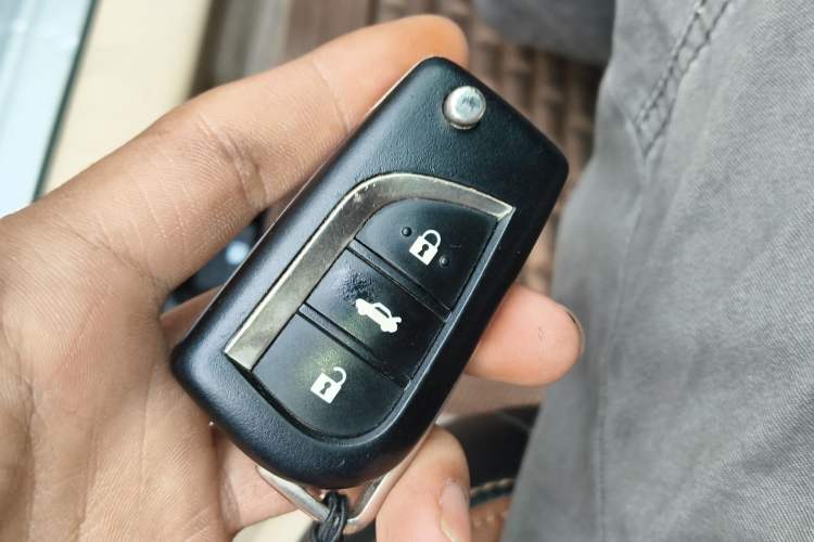 Used Toyota Corolla 2017 1.6L CVT GL Vehicle Key