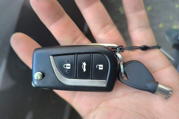 Used Toyota Corolla 2017 Revised Version 1.2T S-CVT GL-i Vehicle Key