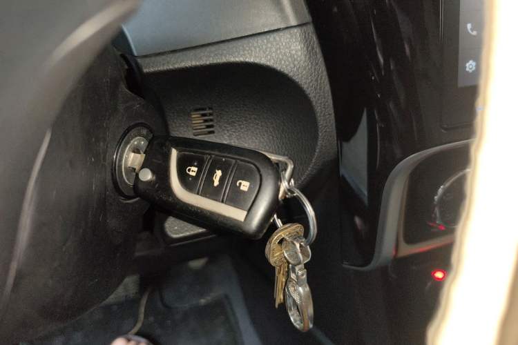 Used Toyota Corolla 2017 Revised Version 1.2T S-CVT GL-i Vehicle Key