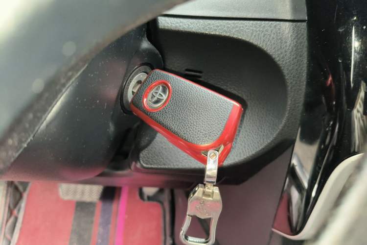 Used Toyota Corolla 2017 Revised Version 1.2T S-CVT GL-i Vehicle Key