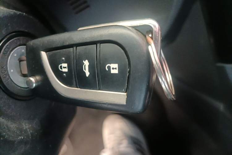 Used Toyota Corolla 2017 Revised Version 1.2T S-CVT GL-i Vehicle Key