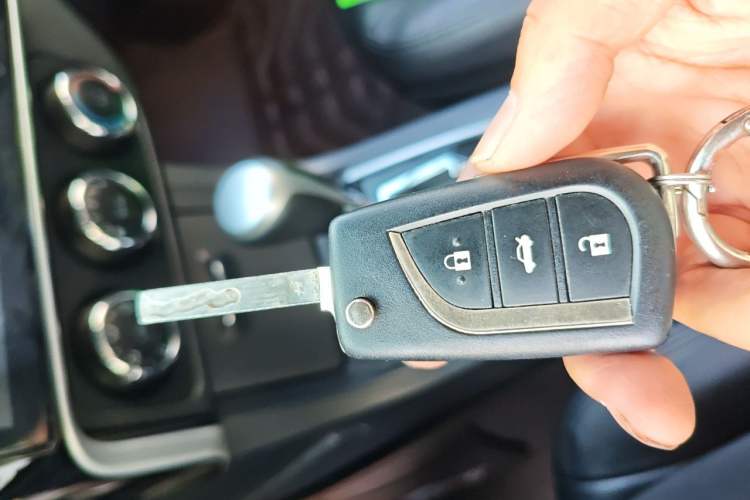 Used Toyota Corolla 2017 Revised Version 1.2T S-CVT GL Vehicle Key