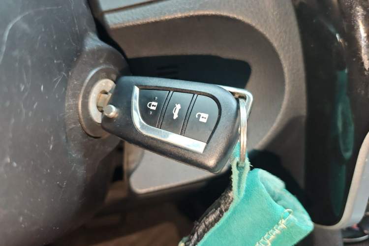 Used Toyota Corolla 2017 Revised Version 1.2T S-CVT GL Vehicle Key