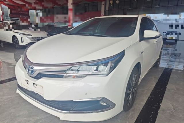 Ojetý Toyota Corolla 2017 Revised Dual-Engine 1.8L E-CVT Elite Edition