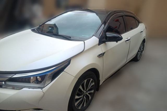 Toyota Corolla 2017 Revised Dual-Engine 1.8L E-CVT Leading Edition usado