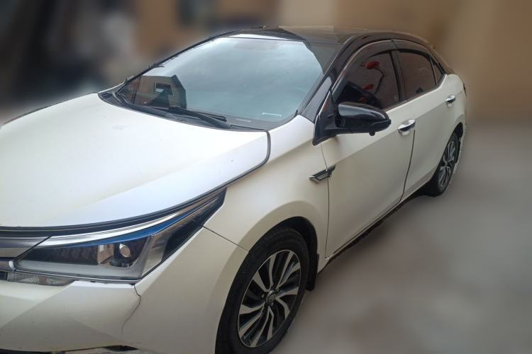 Used Toyota Corolla 2017 Revised Dual-Engine 1.8L E-CVT Leading Edition Guazi used car, China used car export, Used car for sale, Used cars, Cheapest cars for sale