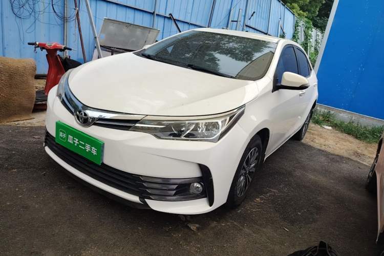 Used Toyota Corolla 2017 Revised Version 1.2T S-CVT GL Guazi used car, China used car export, Used car for sale, Used cars, Cheapest cars for sale