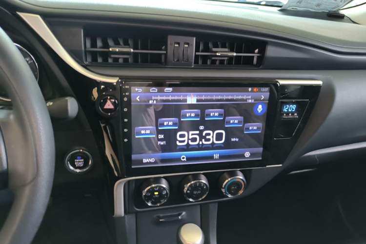 Used Toyota Corolla 2017 Revised Version 1.2T S-CVT GL Audio And AC Panel