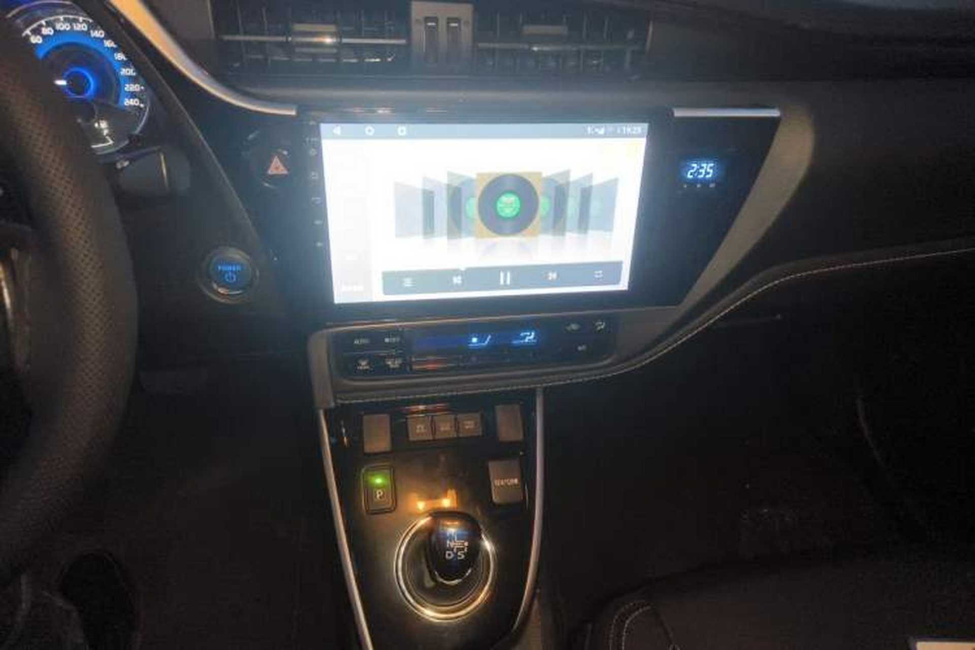 Used Toyota Corolla 2017 Revised Dual-Engine 1.8L E-CVT Elite Edition Audio And AC Panel