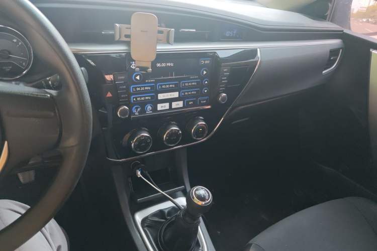 Used Toyota Corolla 2017 1.2T Manual GL Audio And AC Panel