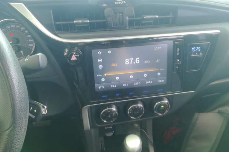 Used Toyota Corolla 2017 Revised Version 1.2T S-CVT GL-i Audio And AC Panel