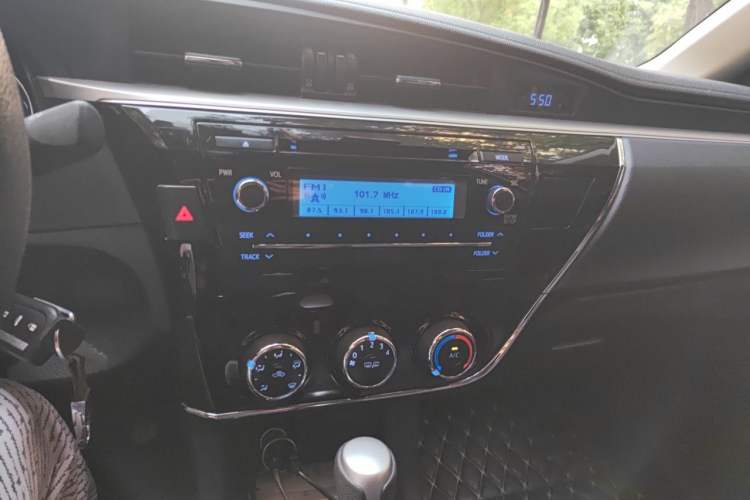 Used Toyota Corolla 2017 Revised Version 1.6L S-CVT GL Audio And AC Panel