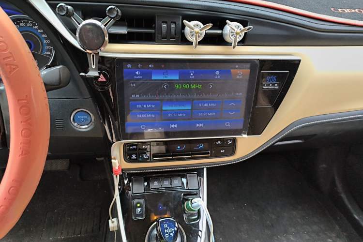 Used Toyota Corolla 2017 Revised Dual-Engine 1.8L E-CVT Elite Edition Audio And AC Panel