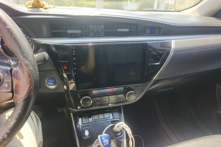 Used Toyota Corolla 2017 Revised Dual-Engine 1.8L E-CVT Elite Edition Audio And AC Panel