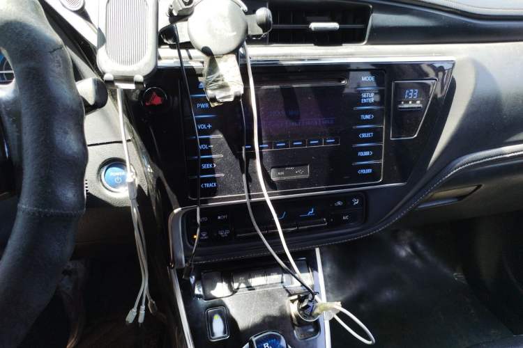 Used Toyota Corolla 2017 Revised Dual-Engine 1.8L E-CVT Elite Edition Audio And AC Panel