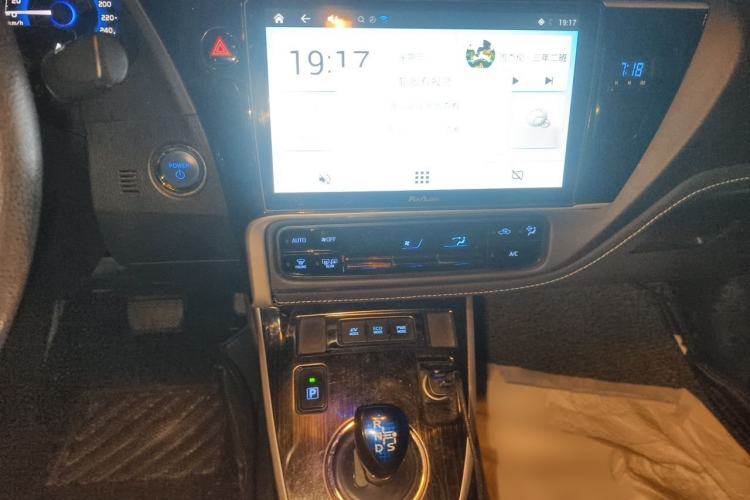 Used Toyota Corolla 2017 Revised Dual-Engine 1.8L E-CVT Leading Edition Audio And AC Panel