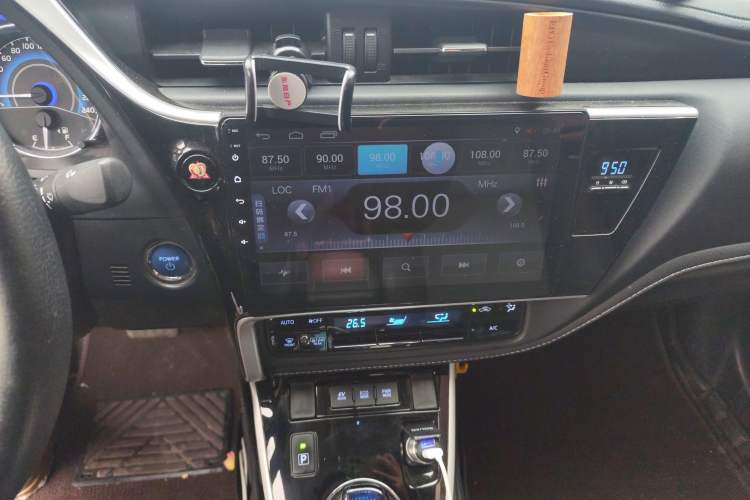 Used Toyota Corolla 2017 Revised Dual-Engine 1.8L E-CVT Elite Edition Audio And AC Panel