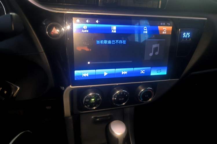 Used Toyota Corolla 2017 Revised Version 1.2T S-CVT GL Audio And AC Panel
