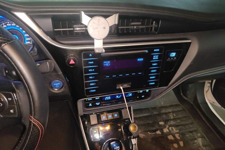 Used Toyota Corolla 2017 Revised Dual-Engine 1.8L E-CVT Elite Edition Audio And AC Panel