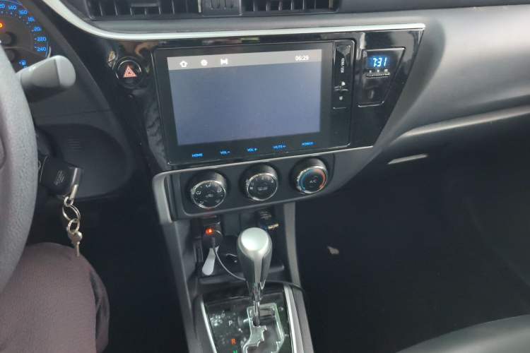 Used Toyota Corolla 2017 Revised Version 1.2T S-CVT GL-i Audio And AC Panel