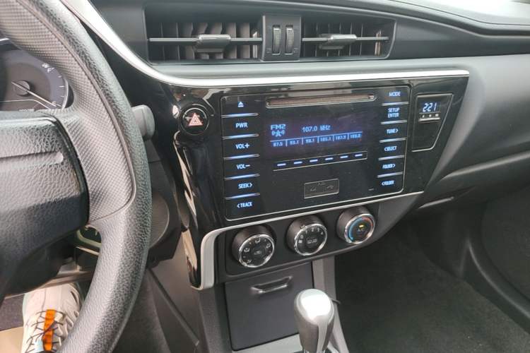 Used Toyota Corolla 2017 Revised Version 1.2T S-CVT GL Audio And AC Panel