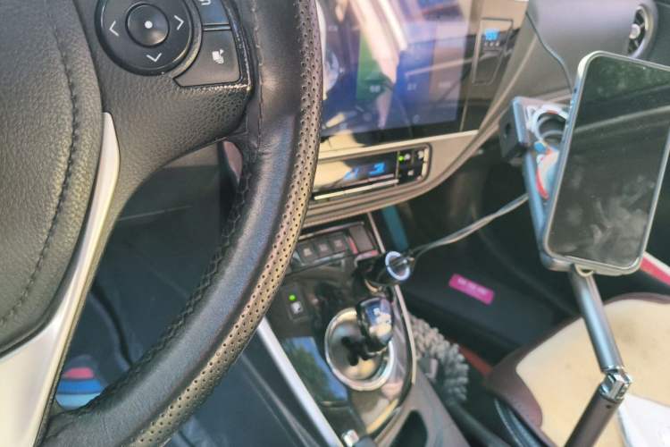 Used Toyota Corolla 2017 Revised Dual-Engine 1.8L E-CVT Leading Edition Audio And AC Panel