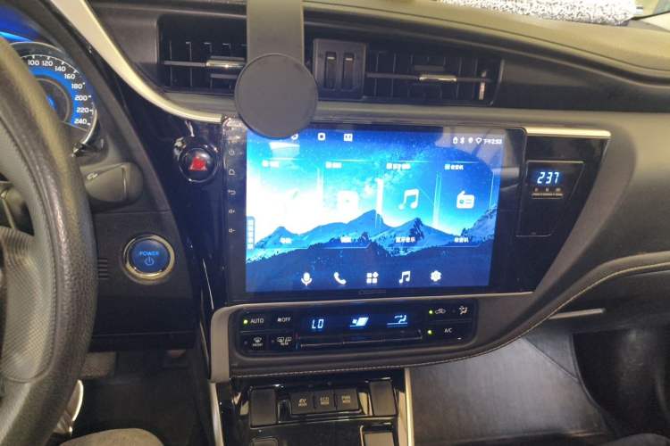 Used Toyota Corolla 2017 Revised Dual-Engine 1.8L E-CVT Leading Edition Audio And AC Panel