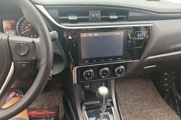Used Toyota Corolla 2017 Revised Version 1.2T S-CVT GL-i Audio And AC Panel