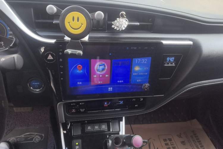 Used Toyota Corolla 2017 Revised Dual-Engine 1.8L E-CVT Leading Edition Audio And AC Panel