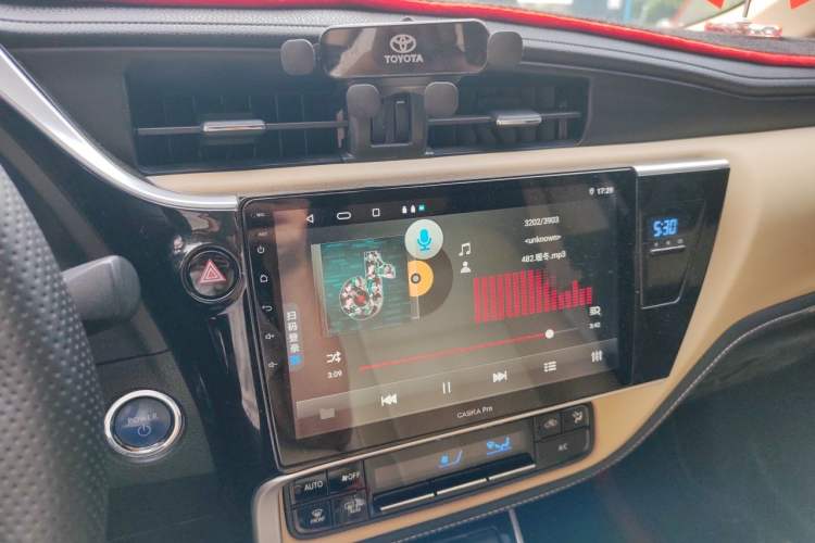 Used Toyota Corolla 2017 Revised Dual-Engine 1.8L E-CVT Elite Edition Audio And AC Panel