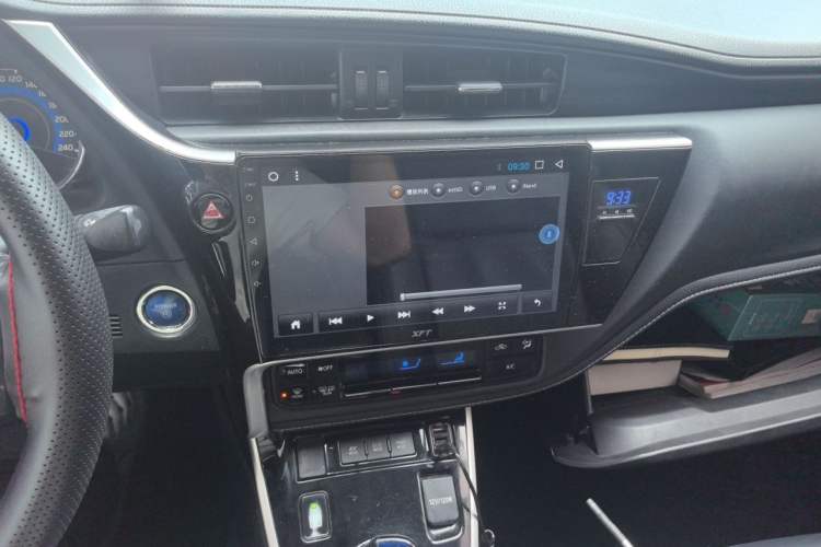 Used Toyota Corolla 2017 Revised Dual-Engine 1.8L E-CVT Elite Edition Audio And AC Panel