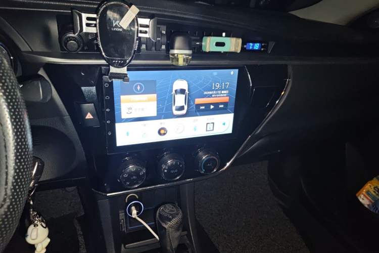 Used Toyota Corolla 2017 1.6L CVT GL Audio And AC Panel
