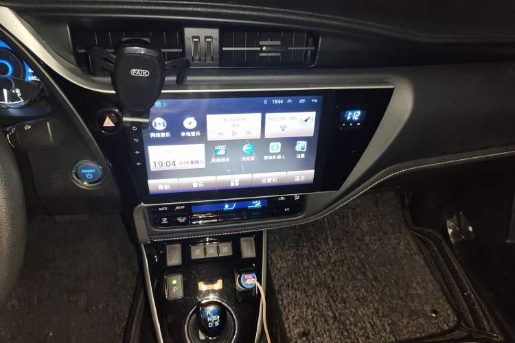 Used Toyota Corolla 2017 Revised Dual-Motor 1.8L E-CVT Pioneer Edition Audio And AC Panel
