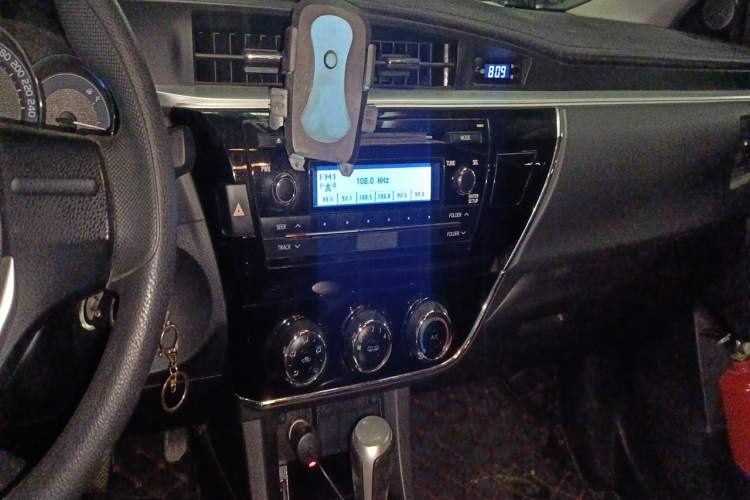 Used Toyota Corolla 2017 Revised Version 1.6L S-CVT GL Audio And AC Panel
