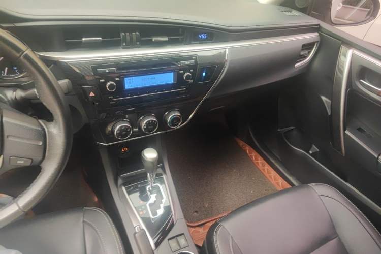 Used Toyota Corolla 2017 1.2T CVT GL-i Leather Edition Audio And AC Panel