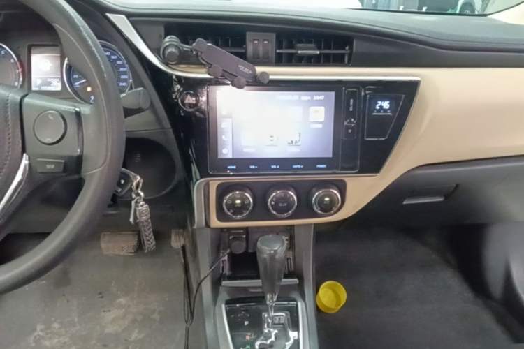 Used Toyota Corolla 2017 Revised Version 1.2T S-CVT GL-i Audio And AC Panel