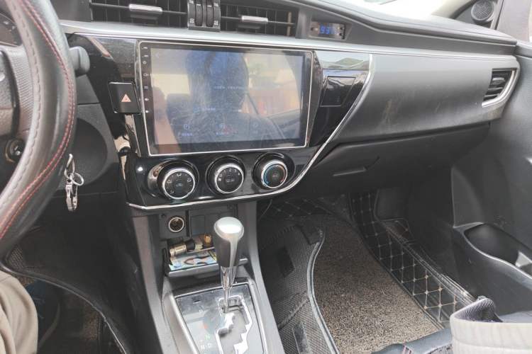 Used Toyota Corolla 2017 1.6L CVT GL Audio And AC Panel