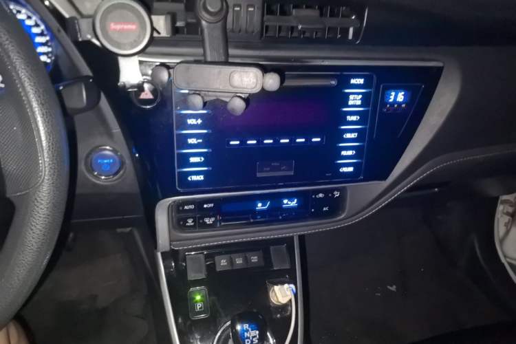 Used Toyota Corolla 2017 Revised Dual-Engine 1.8L E-CVT Leading Edition Audio And AC Panel