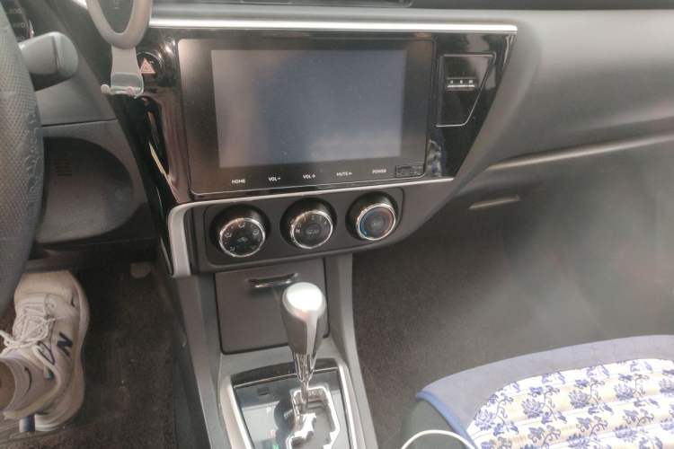 Used Toyota Corolla 2017 Revised Version 1.2T S-CVT GL-i Audio And AC Panel