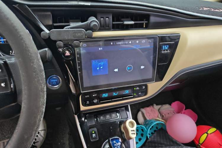 Used Toyota Corolla 2017 Revised Dual-Engine 1.8L E-CVT Leading Edition Audio And AC Panel