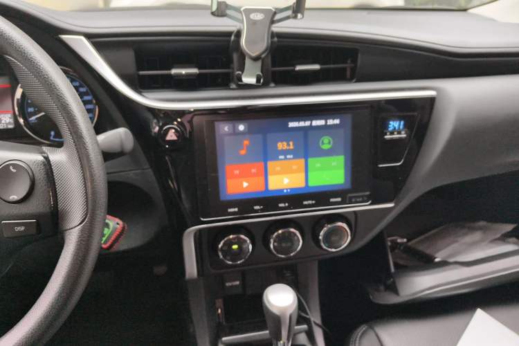 Used Toyota Corolla 2017 Revised Version 1.2T S-CVT GL-i Audio And AC Panel