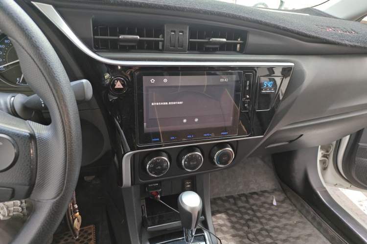 Used Toyota Corolla 2017 Revised Version 1.2T S-CVT GL-i Audio And AC Panel