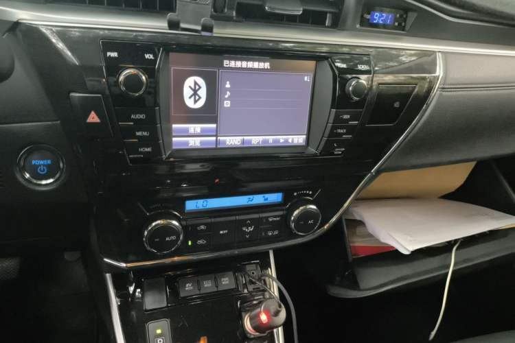 Used Toyota Corolla 2017 Revised Dual-Engine 1.8L E-CVT Luxury Edition Audio And AC Panel