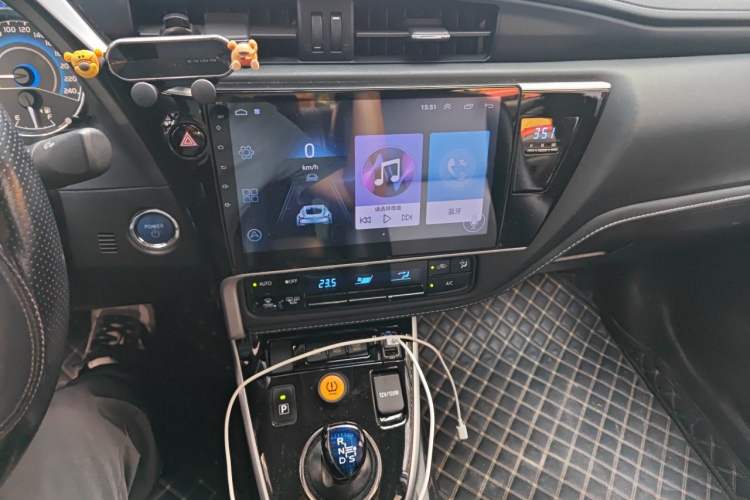 Used Toyota Corolla 2017 Revised Dual-Engine 1.8L E-CVT Leading Edition Audio And AC Panel