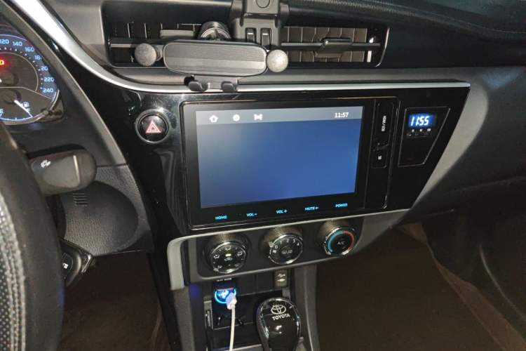 Used Toyota Corolla 2017 Revised Version 1.2T S-CVT GL-i Audio And AC Panel