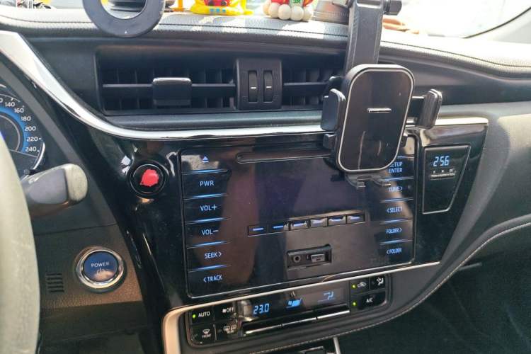Used Toyota Corolla 2017 Revised Dual-Engine 1.8L E-CVT Leading Edition Audio And AC Panel